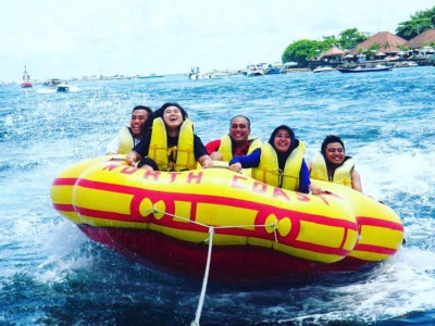 Rolling Donut Water Sport in Tanjung Benoa Bali – Tropialis by Zooka